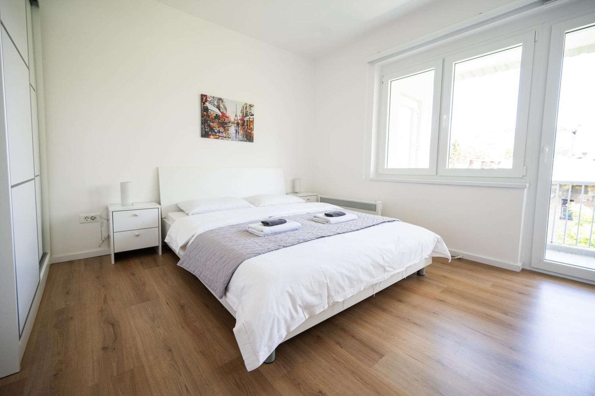 Bright 2Bdr Apartment With Balcony - Free Parking Sarajevo Exterior photo