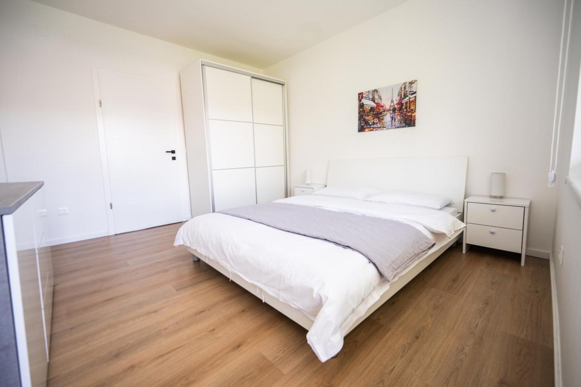 Bright 2Bdr Apartment With Balcony - Free Parking Sarajevo Exterior photo
