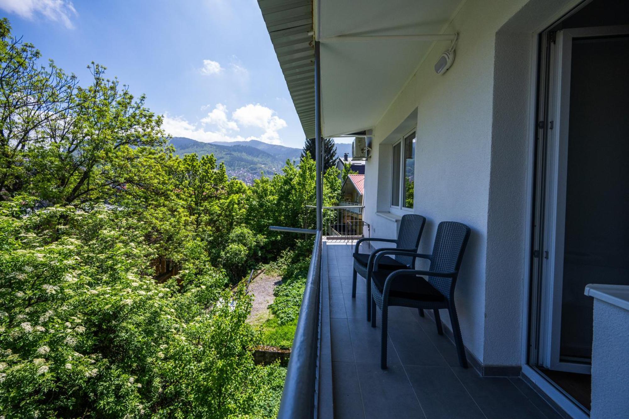 Bright 2Bdr Apartment With Balcony - Free Parking Sarajevo Exterior photo